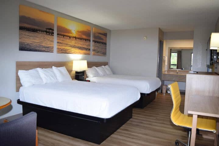 Room 6 of 23