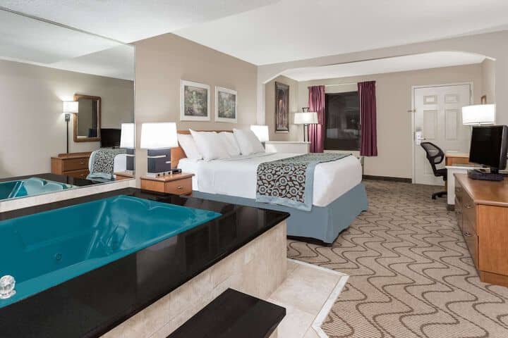 Room 3 of 23